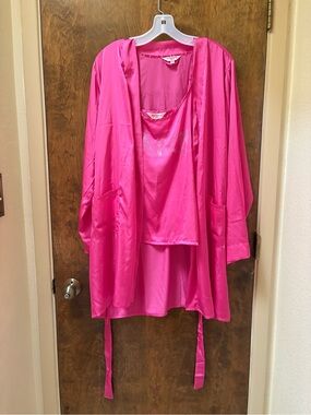 NWOT Juicy Couture Hot Pink Satin Sleepwear Set